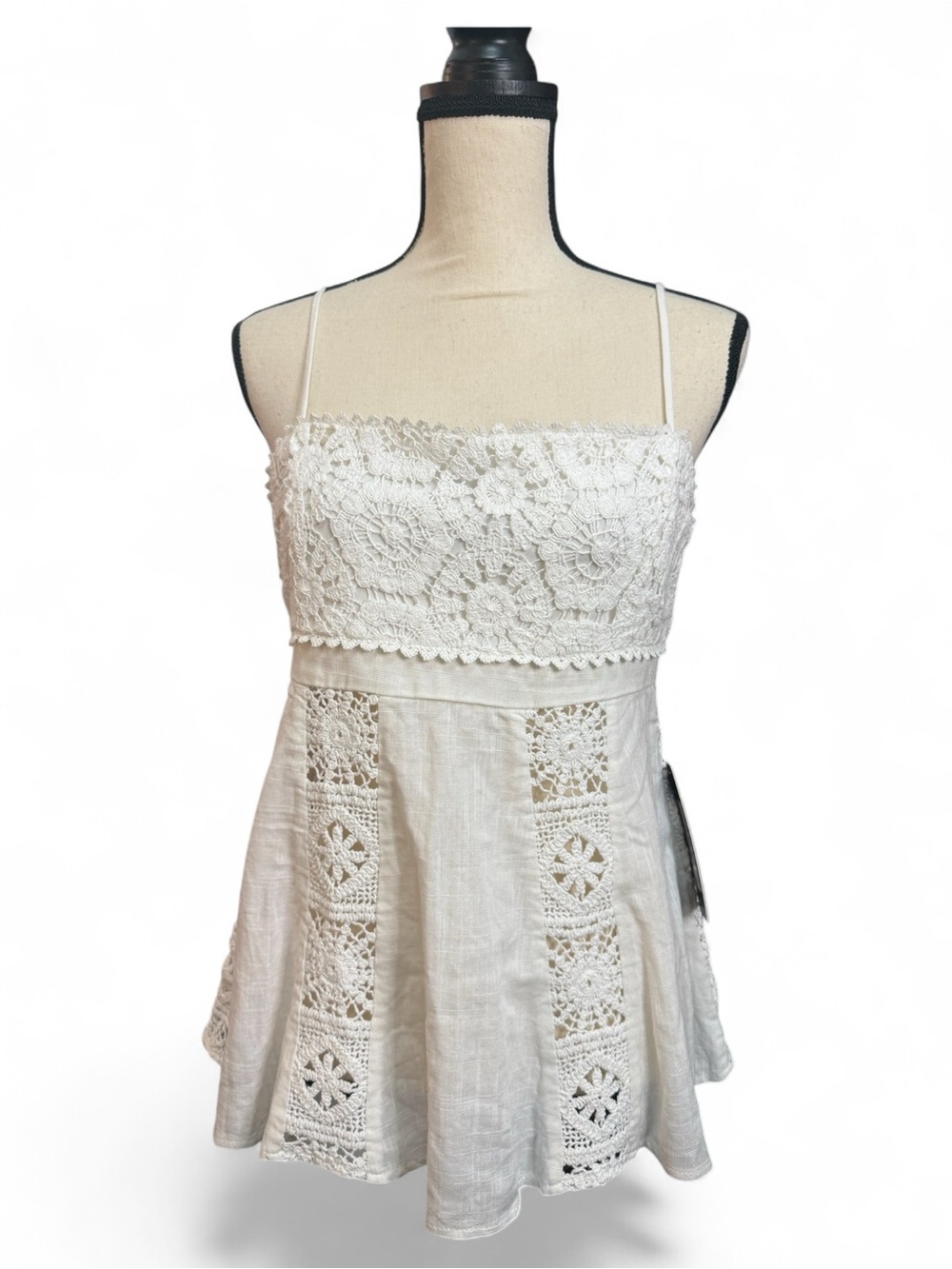 NWT Skies Are Blue White Eyelet Lace Crochet Sleeveless Top Women M